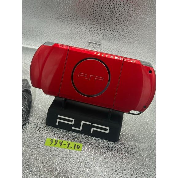 psp 3000 w/charger & new battery - Picture 3 of 7